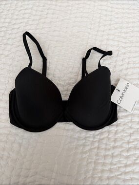 Calvin Klein Black T-Shirt Bra 32D NWT